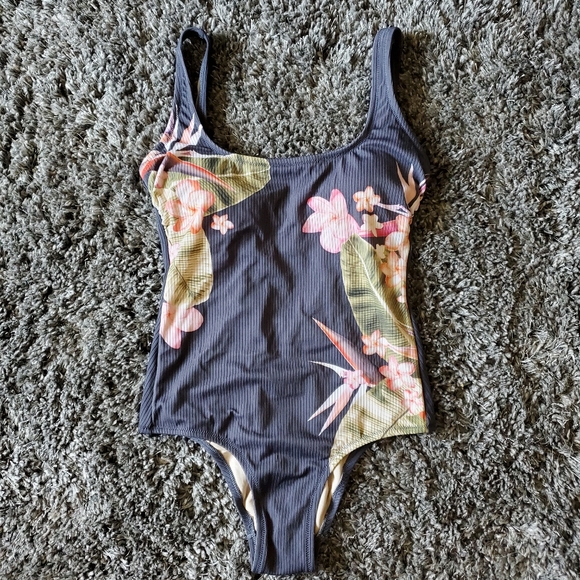 Kona Sol Other - Kona Sol Gray Floral Ribbed One Piece